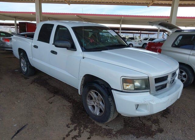 2011 DODGE Dakota