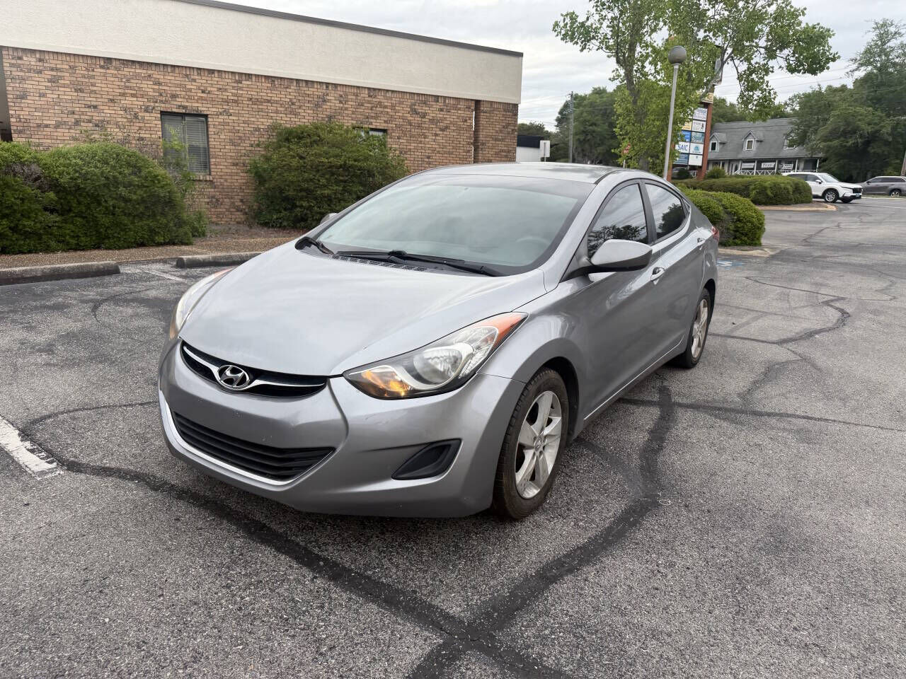 2011 HYUNDAI Elantra