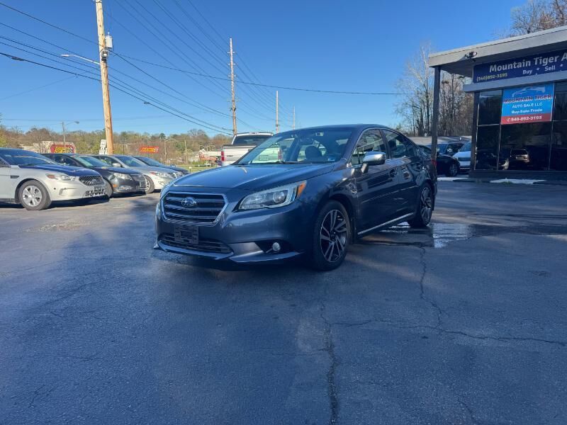 2017 SUBARU Legacy