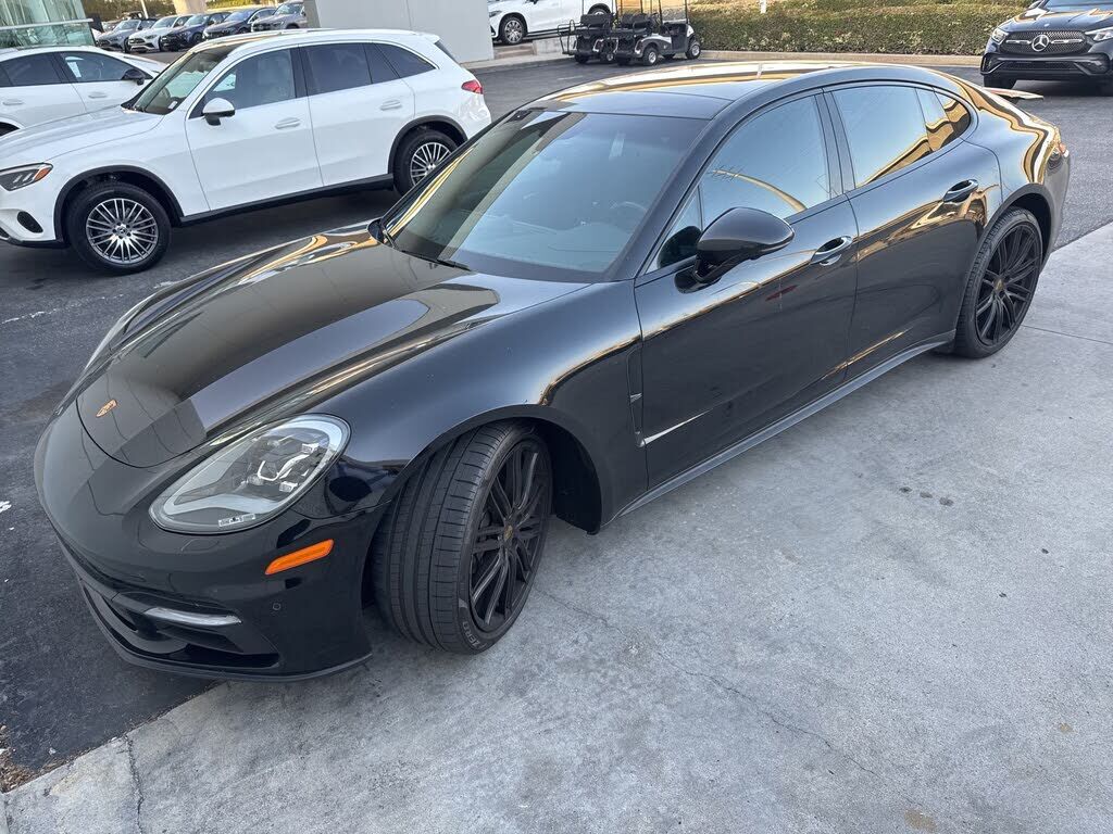 2020 PORSCHE Panamera
