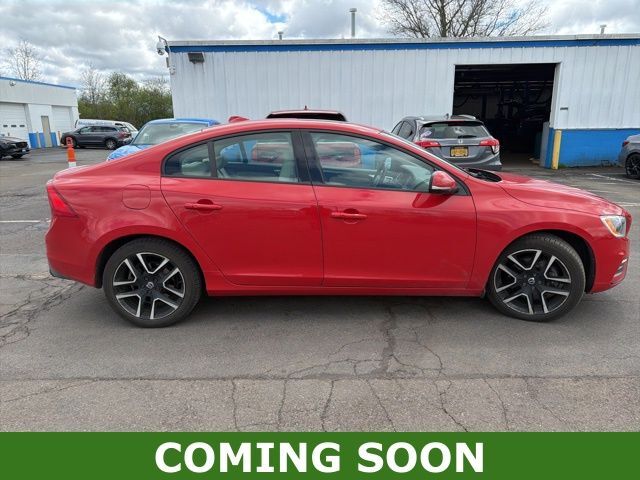 2017 VOLVO S60