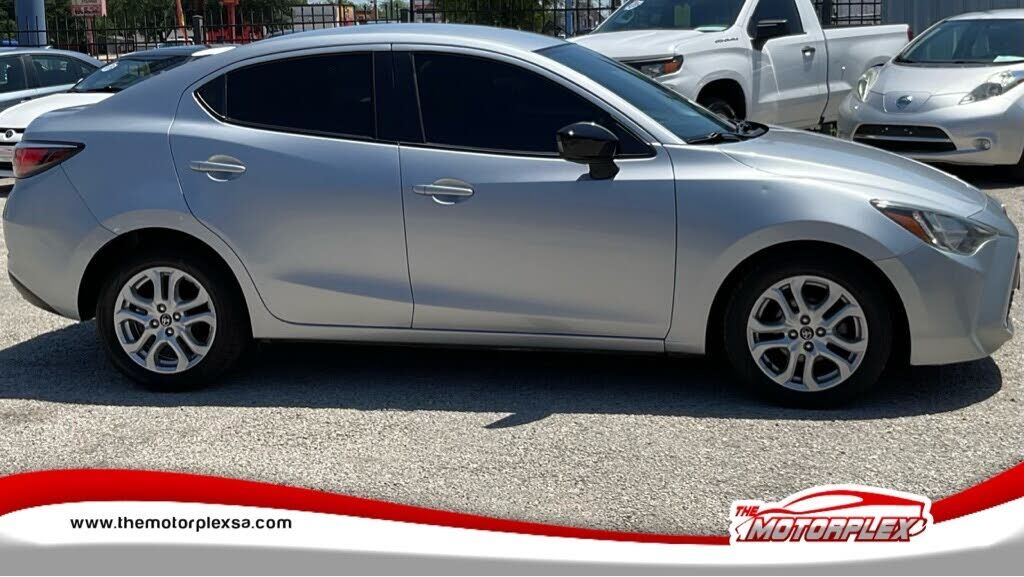 2017 TOYOTA Yaris