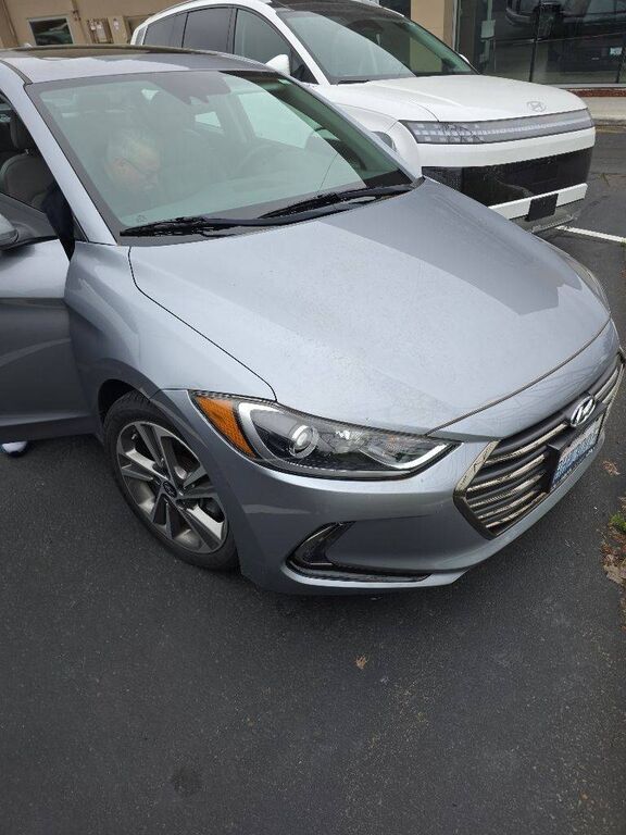 2017 HYUNDAI Elantra