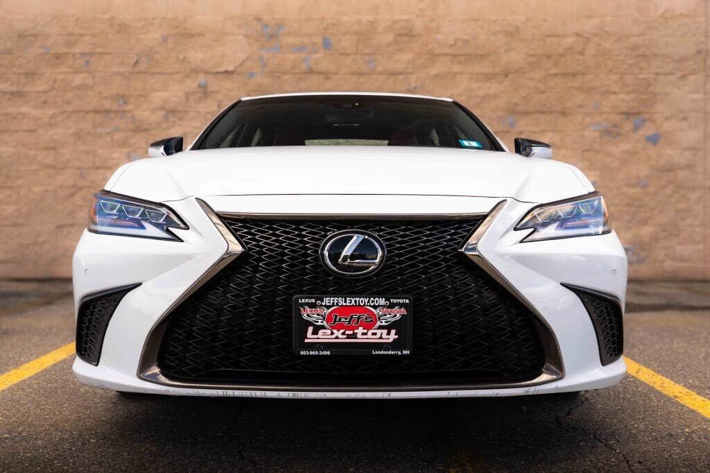 2019 LEXUS ES