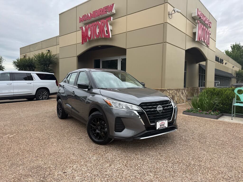 2023 NISSAN Kicks