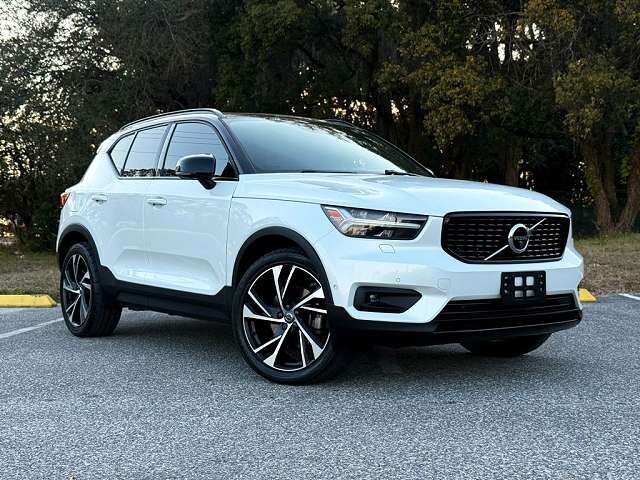 2019 VOLVO XC40