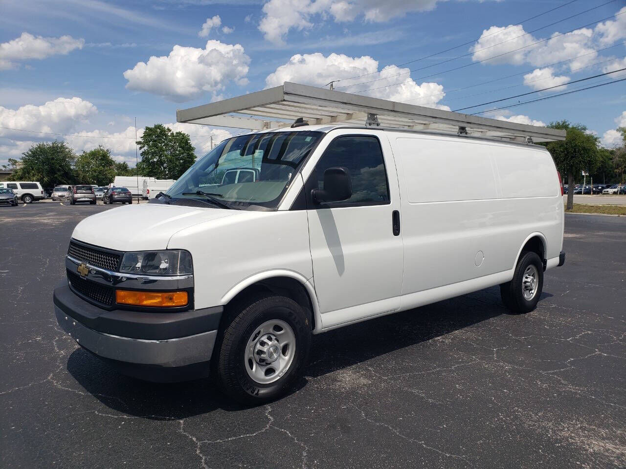 2022 CHEVROLET Express