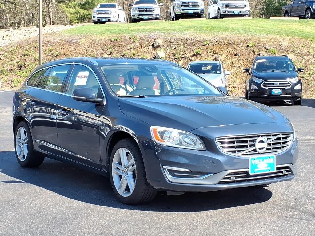 2015 VOLVO V60
