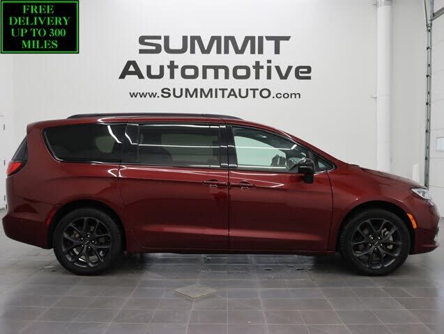 2023 CHRYSLER Pacifica
