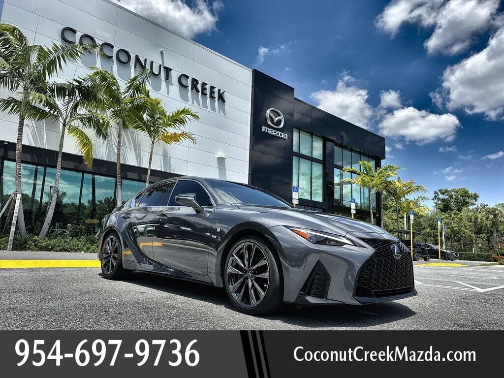 2022 LEXUS IS