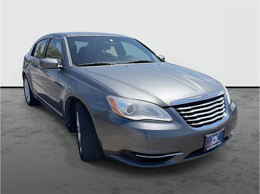 2013 CHRYSLER 200