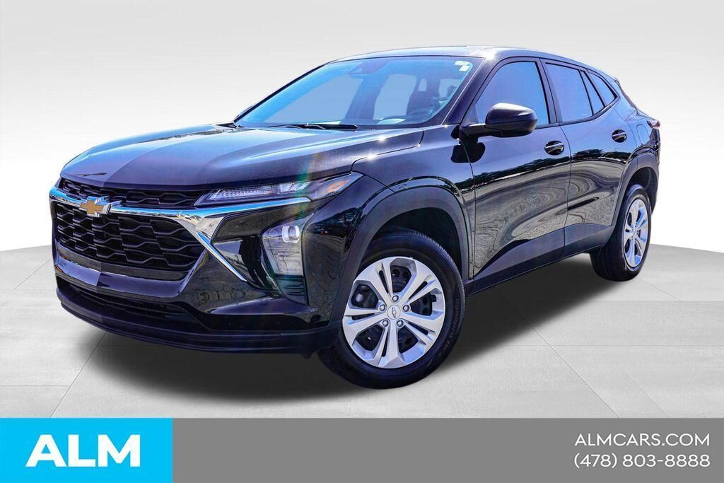 2025 CHEVROLET Trax