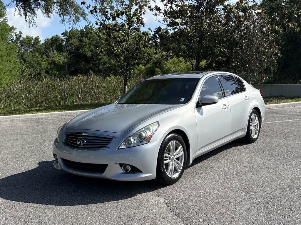 2013 INFINITI G37