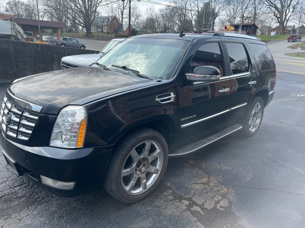 2010 CADILLAC Escalade
