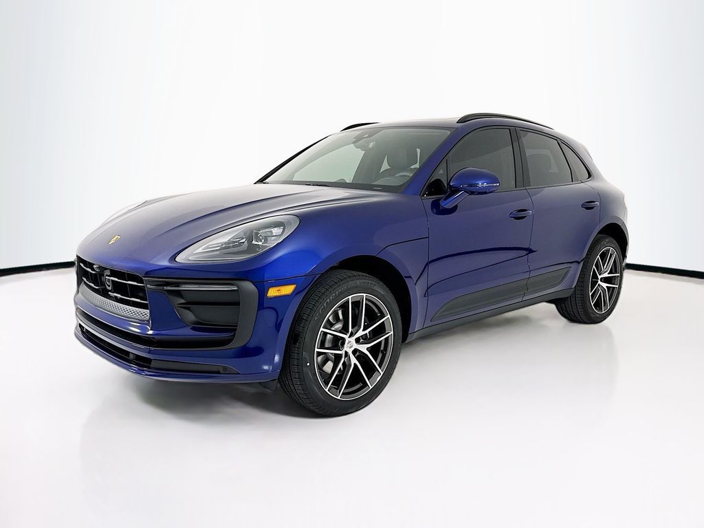 2026 PORSCHE Macan