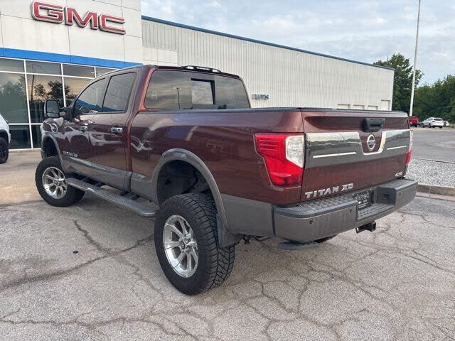 2017 NISSAN Titan