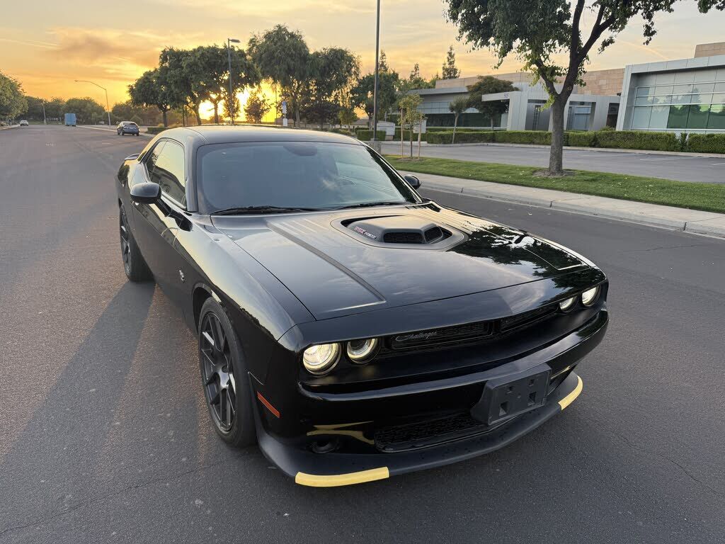 2017 DODGE Challenger