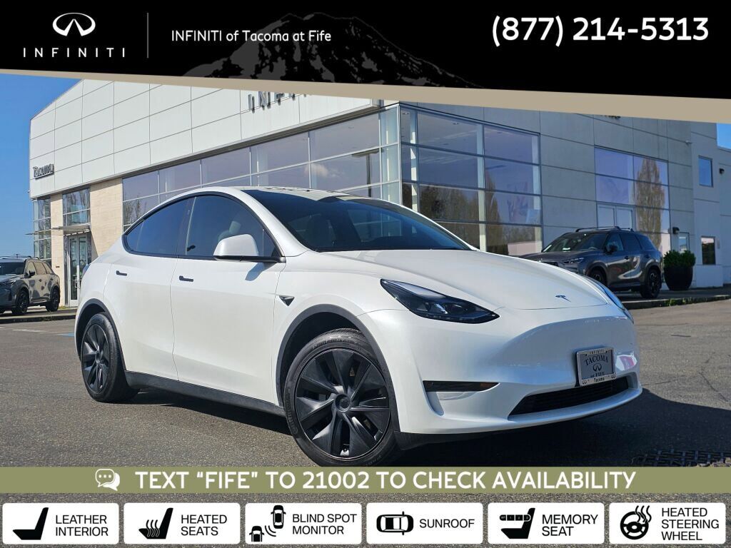 2024 TESLA Model Y