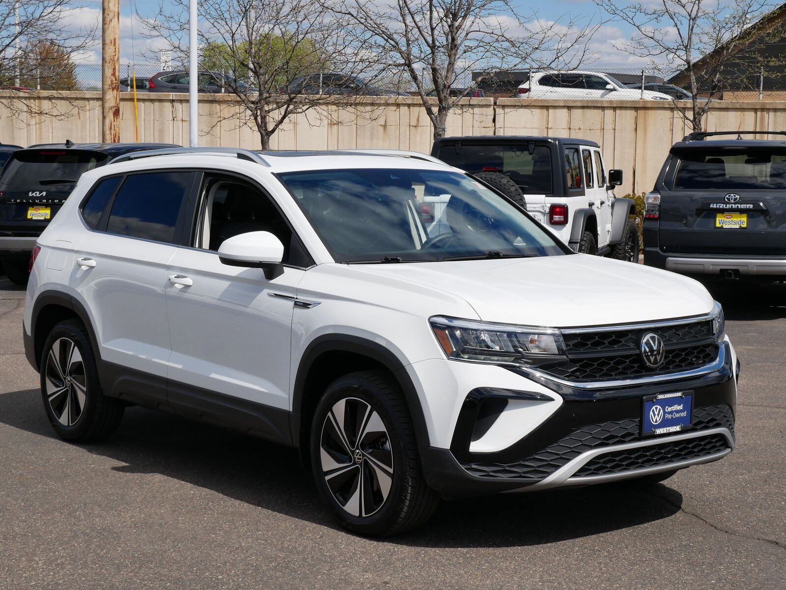 2024 VOLKSWAGEN Taos 4Motion