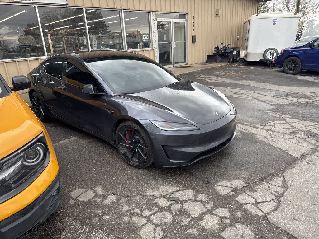 2024 TESLA Model 3