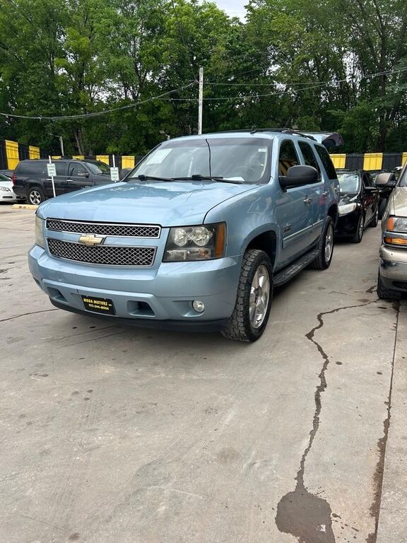 2011 CHEVROLET Tahoe