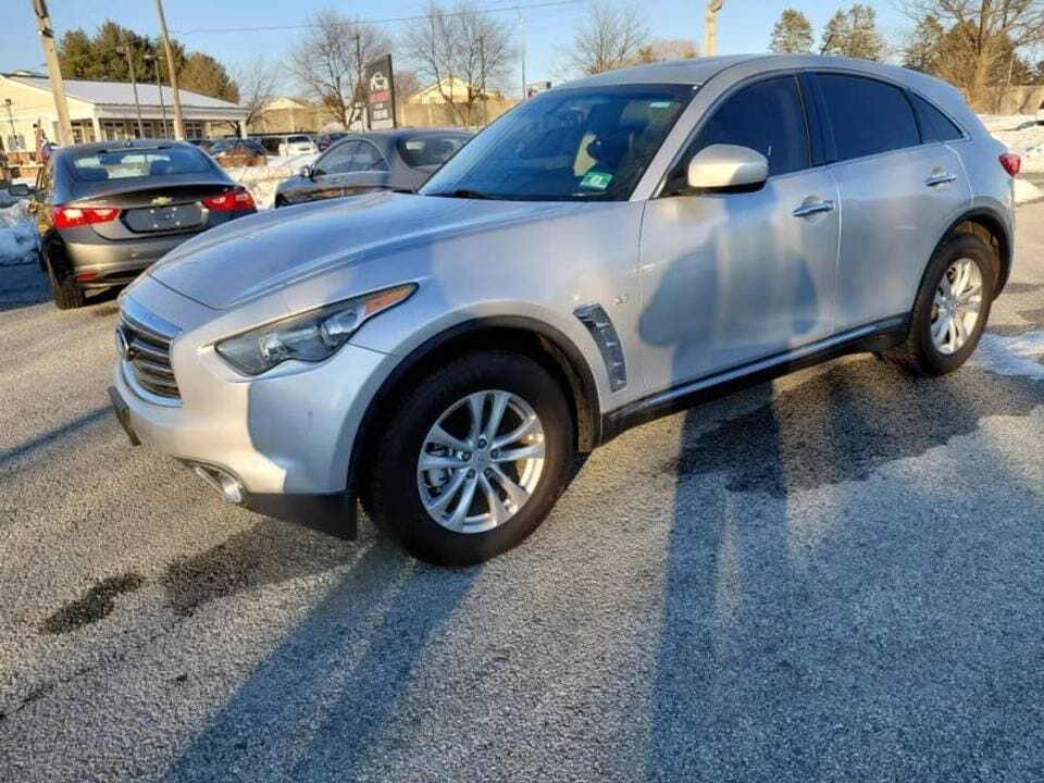 2016 INFINITI QX70