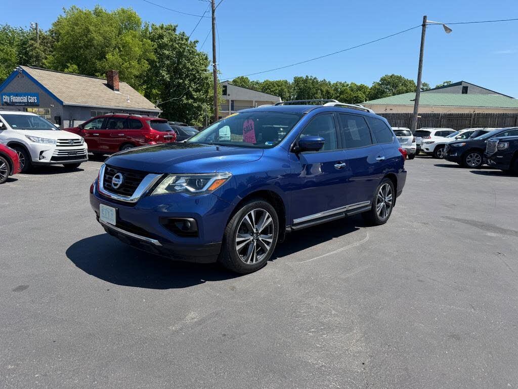 2017 NISSAN Pathfinder