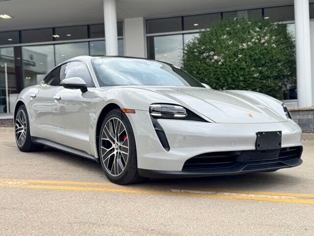 2021 PORSCHE Taycan