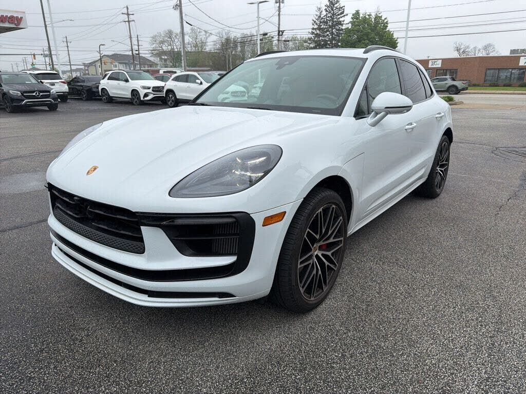 2024 PORSCHE Macan