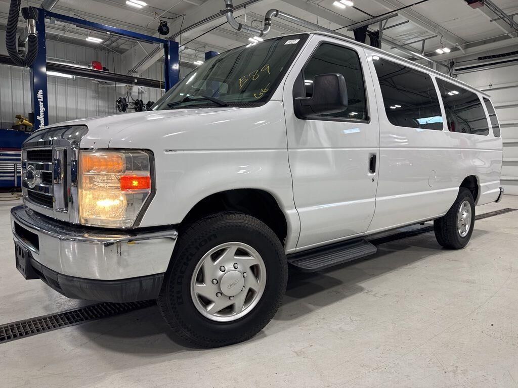 2013 FORD E-350