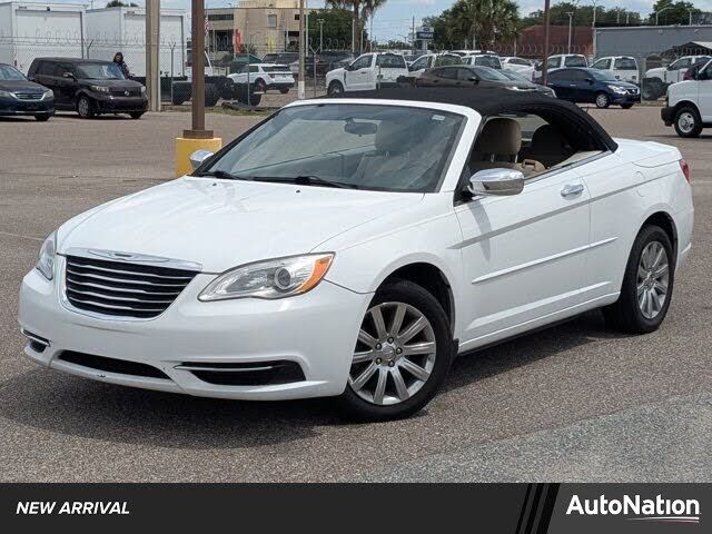 2014 CHRYSLER 200