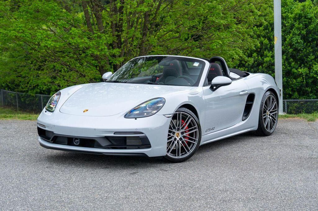 2025 PORSCHE 718