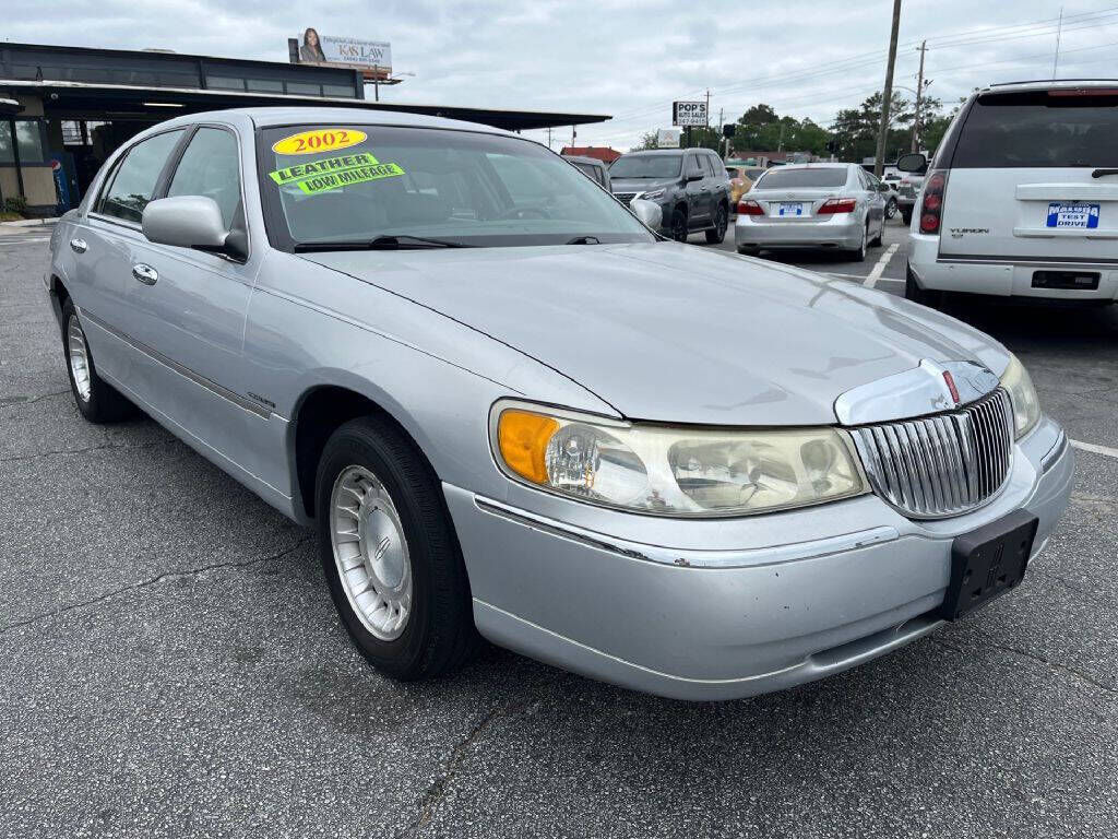 2002 LINCOLN Town Car