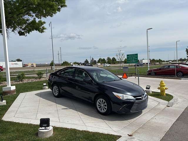 2016 TOYOTA Camry