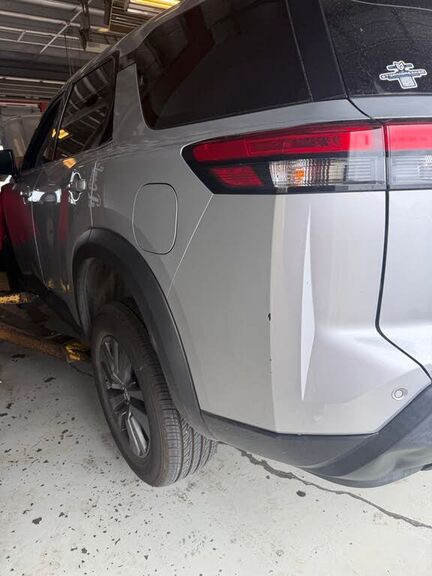 2022 NISSAN Pathfinder