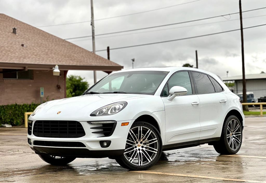 2016 PORSCHE Macan