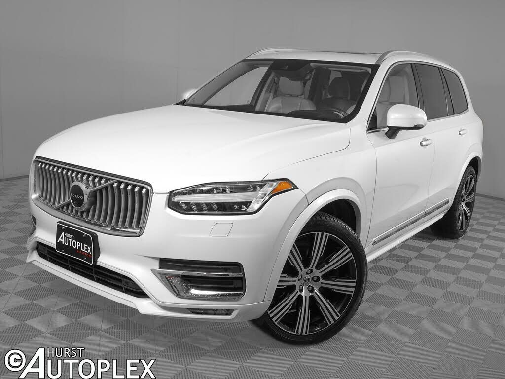 2022 VOLVO XC90