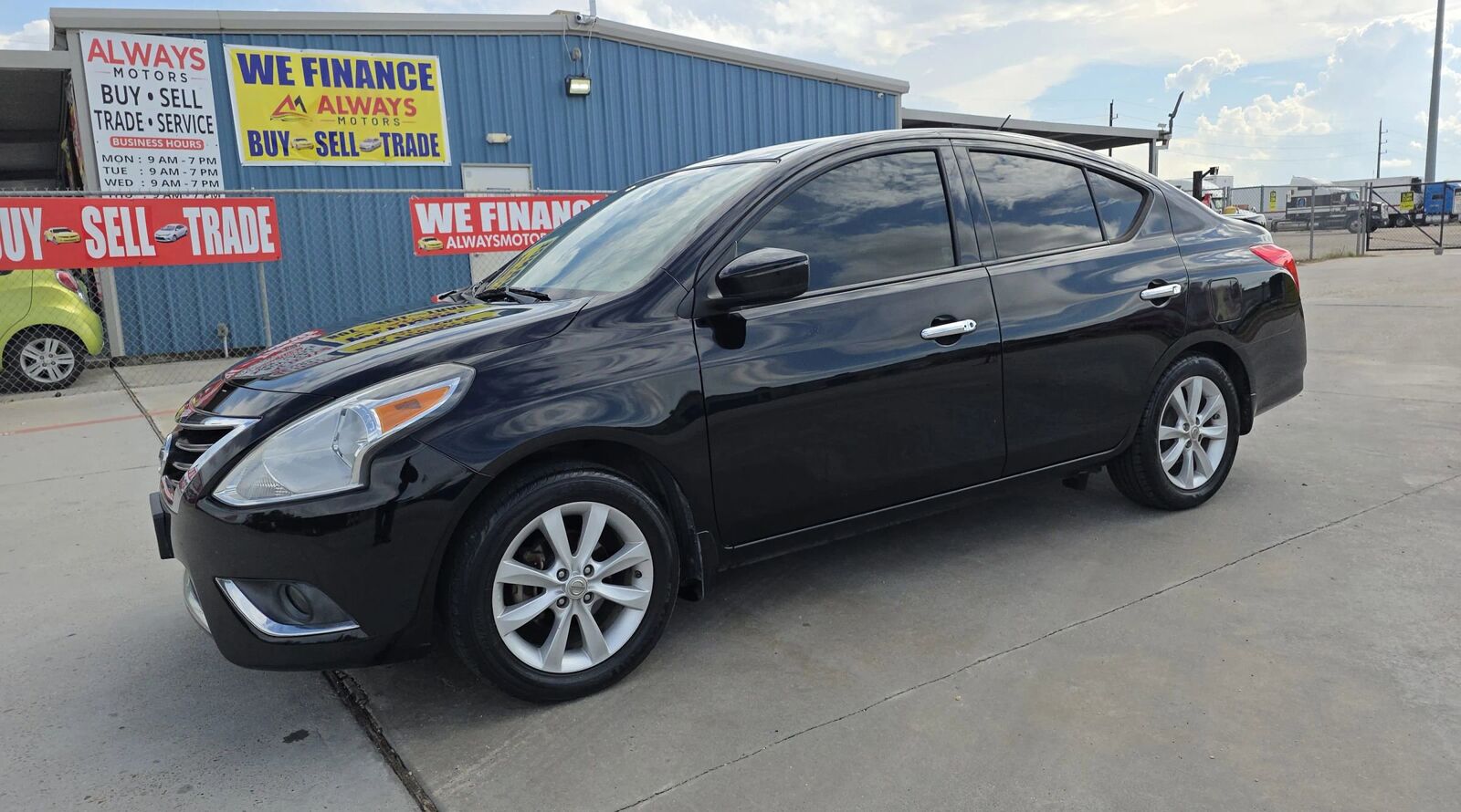 2015 NISSAN Versa
