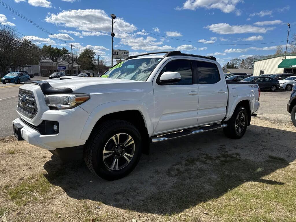 2017 TOYOTA Tacoma