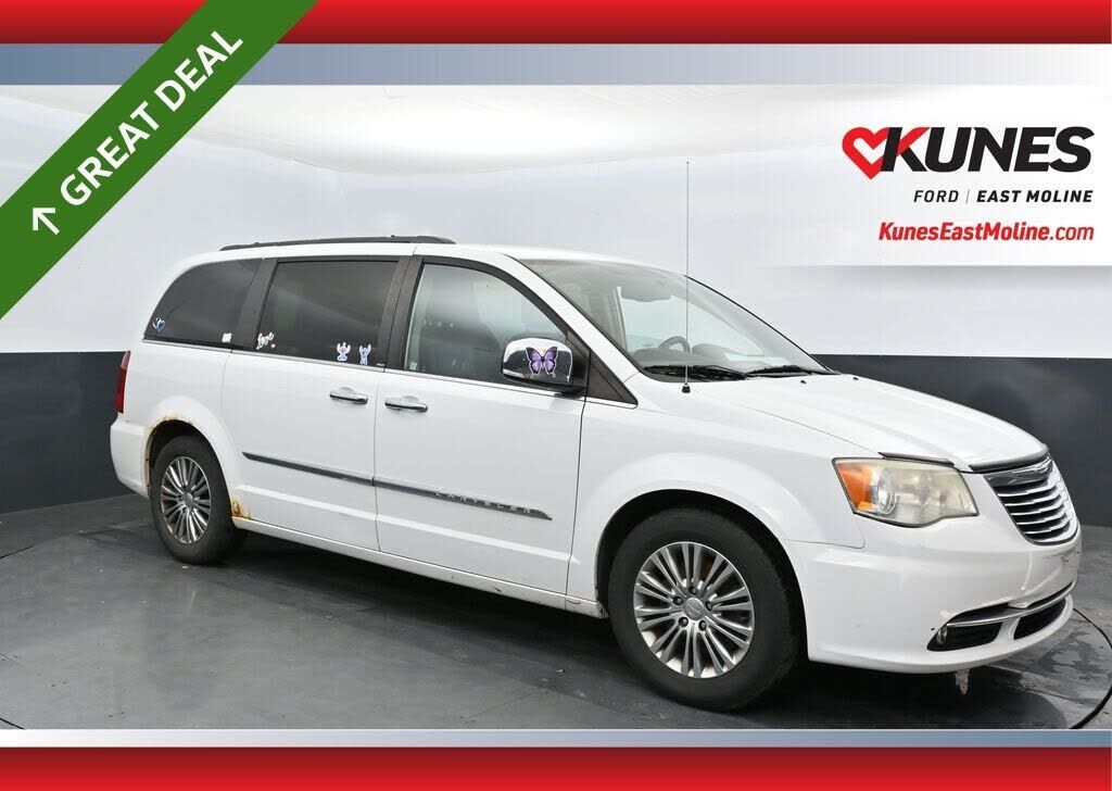 2013 CHRYSLER Town and Country