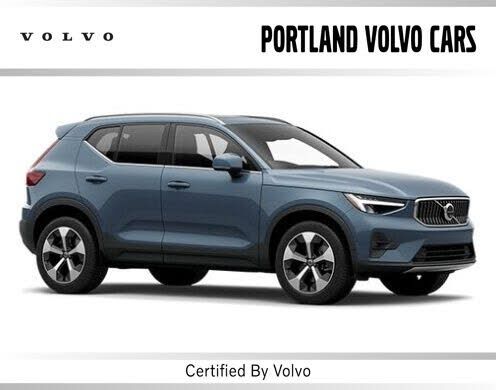 2025 VOLVO XC40