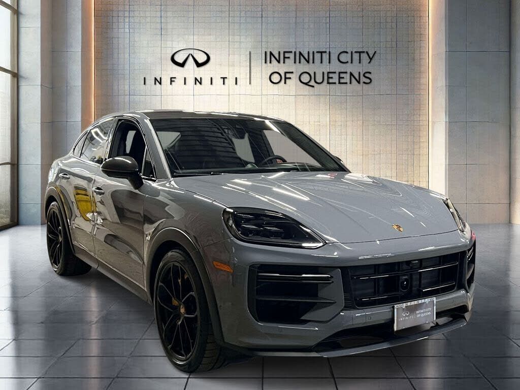 2025 PORSCHE Cayenne