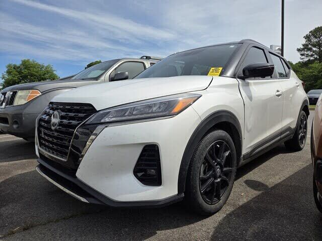 2024 NISSAN Kicks