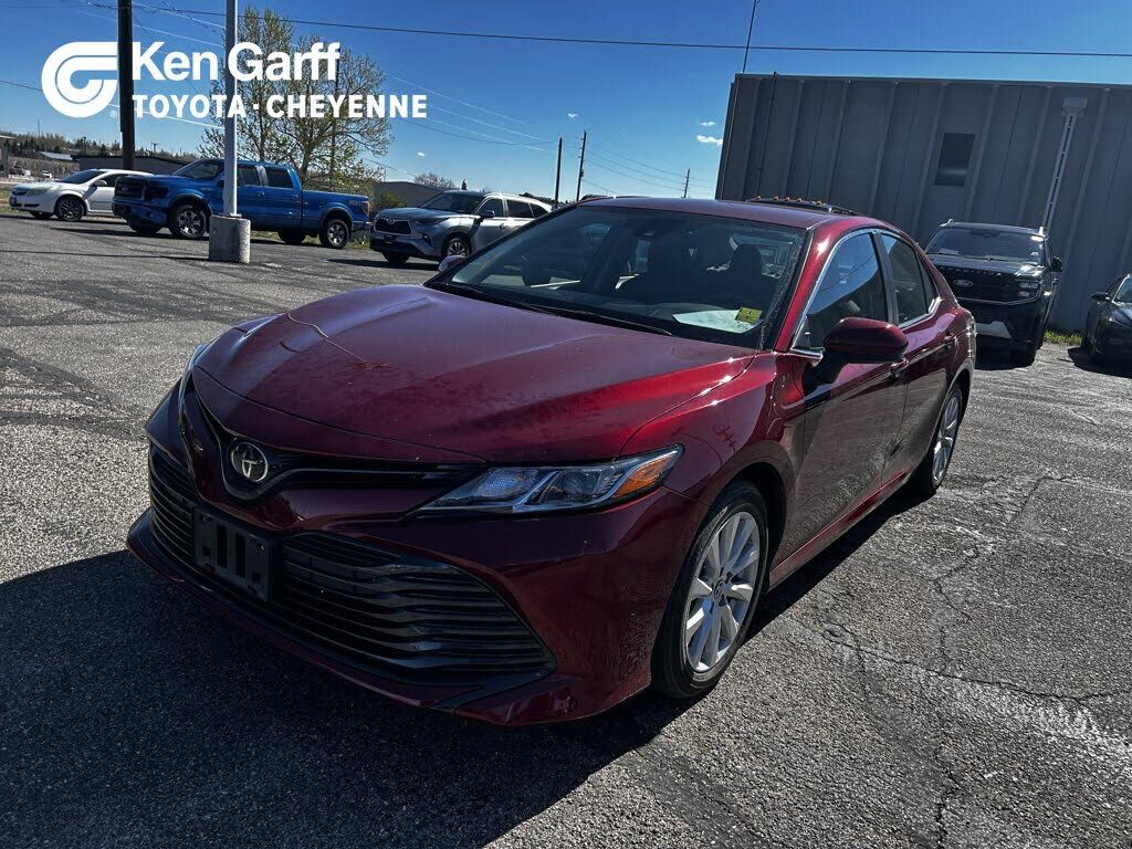 2019 TOYOTA Camry