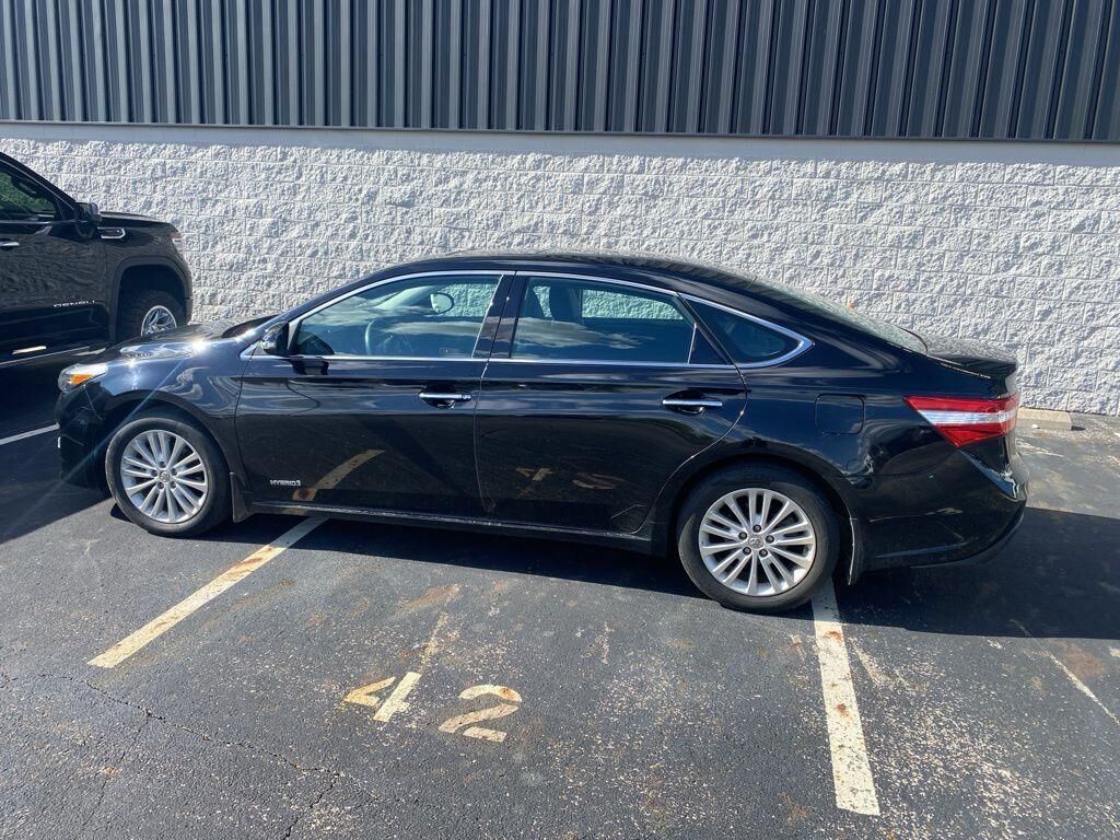 2013 TOYOTA Avalon