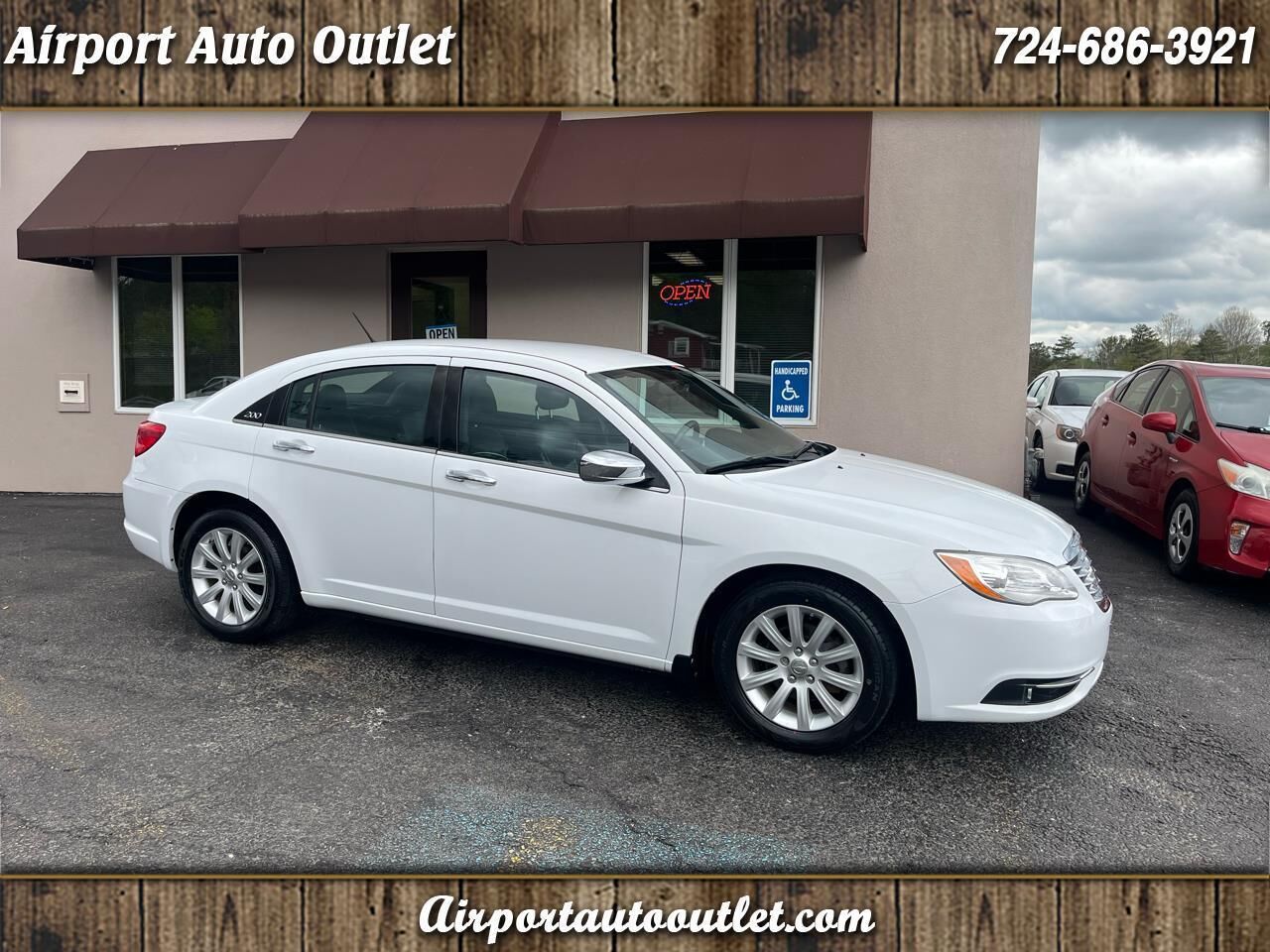 2013 CHRYSLER 200