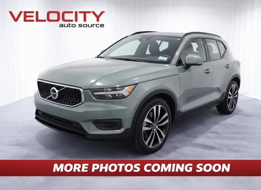 2024 VOLVO XC40