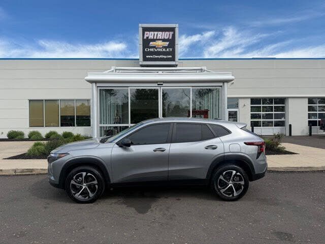 2024 CHEVROLET Trax