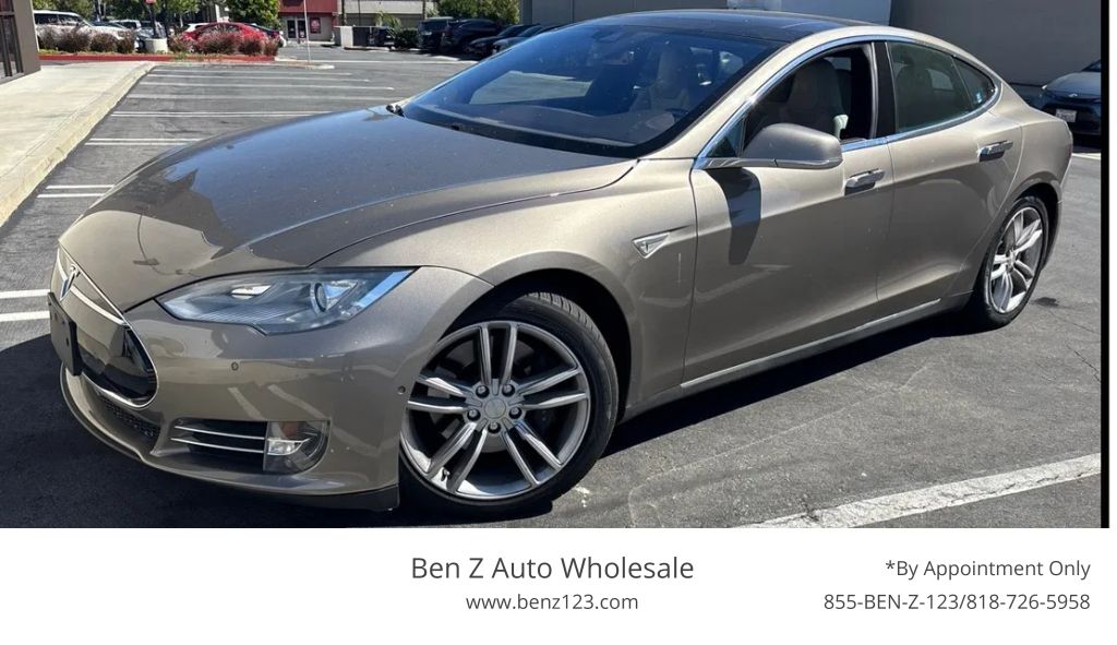 2015 TESLA Model S