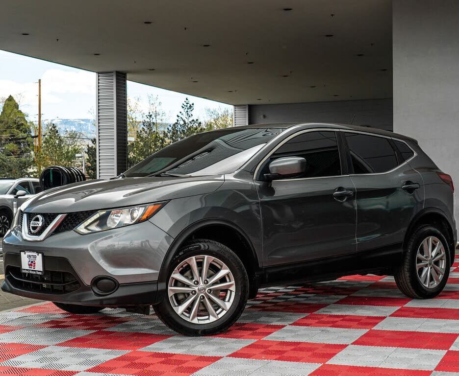 2017 NISSAN Rogue